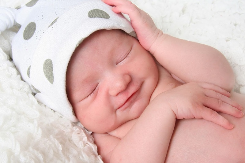 Xem 50+ ảnh em bé cute cười, hình em bé sơ sinh đáng yêu 2024